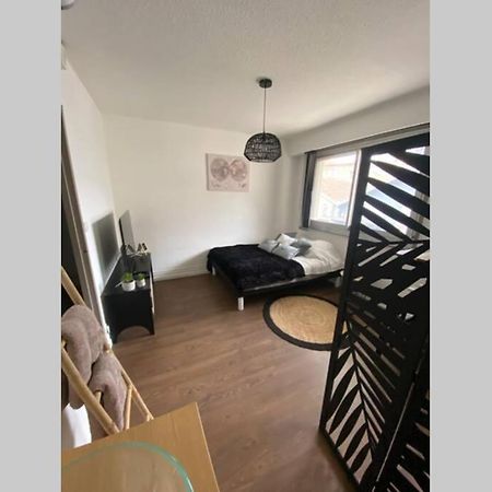 Le 13 Du Temple - Plein Coeur Centre Ville, Residence Privee, 5Mn Gare Sncf, Wifi Et Netflix Niort Esterno foto