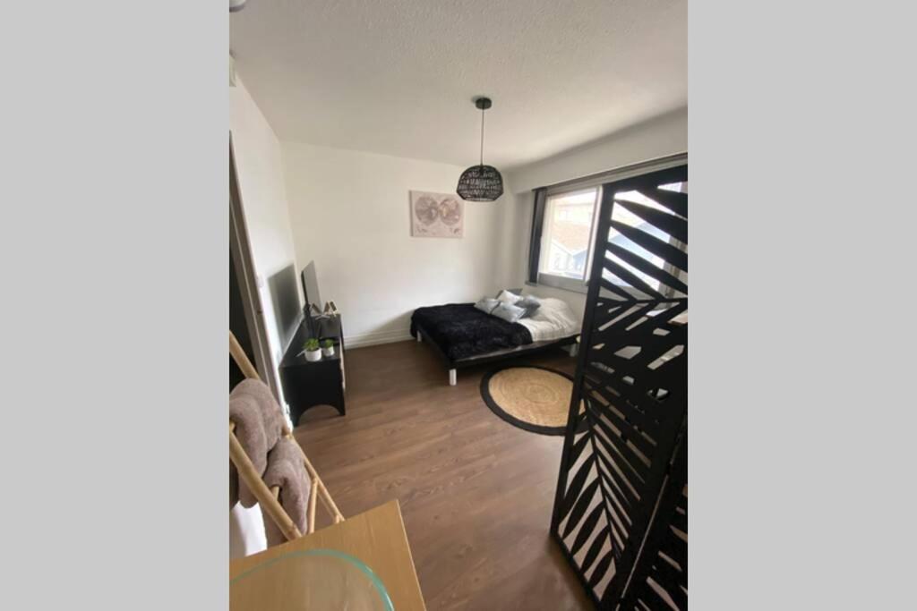 Le 13 Du Temple - Plein Coeur Centre Ville, Residence Privee, 5Mn Gare Sncf, Wifi Et Netflix Niort Esterno foto